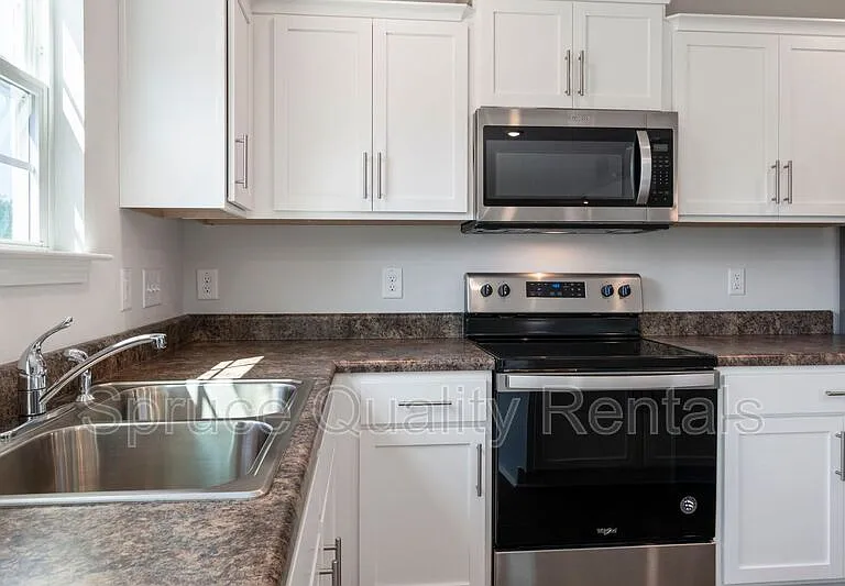 112 Saddlehorse Ln — Photo 2