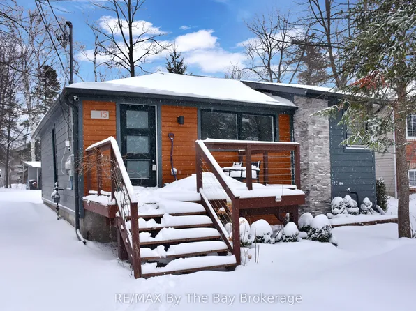 15 61st St S, Wasaga Beach, ON L9Z 1W1