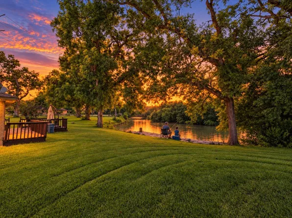 2020 Pecan Lake Dr, Richmond, TX 77406