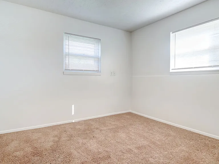 Lakewood Terrace Apartments — Photo 7