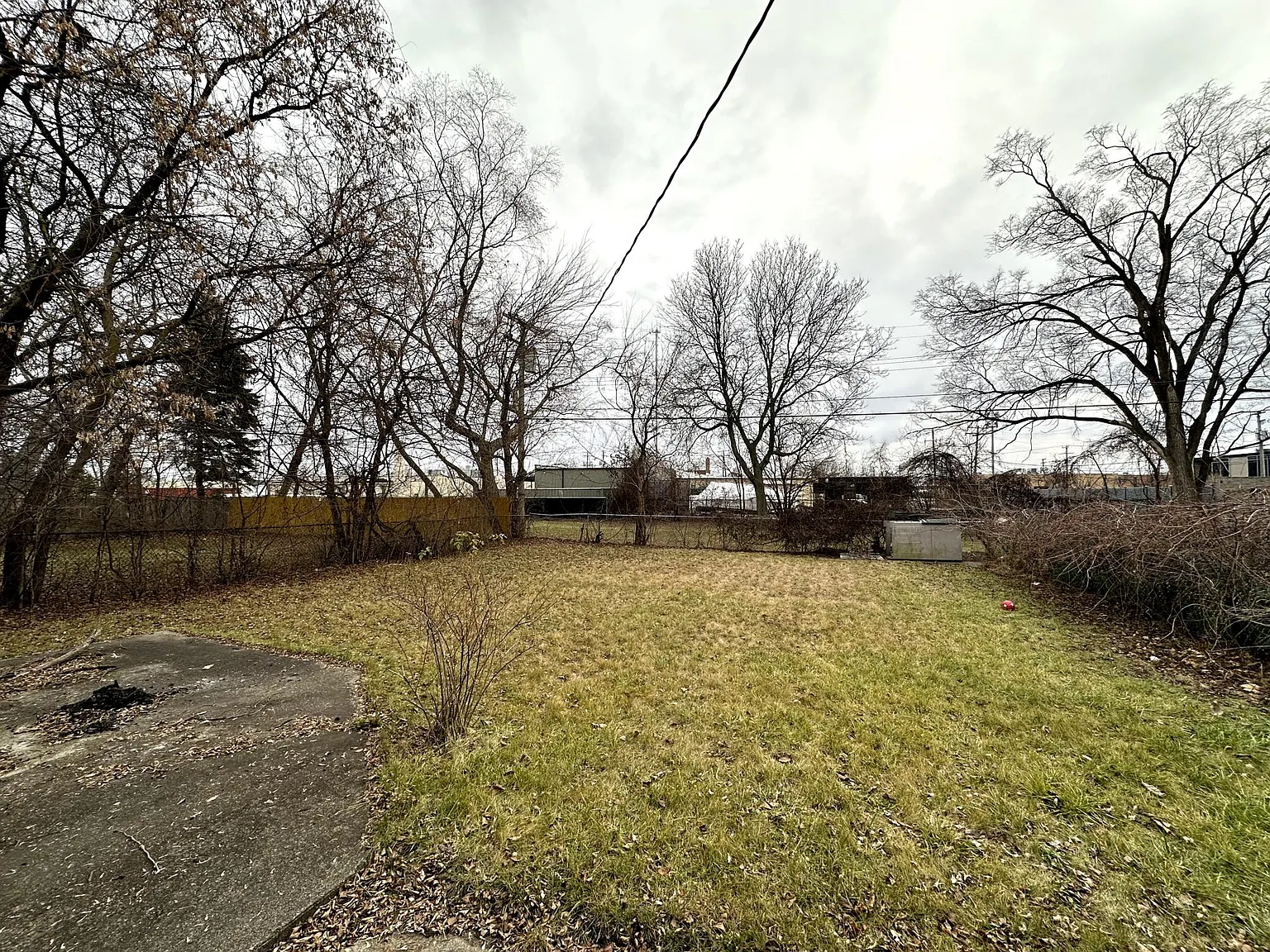 3 bed, 1.5 bath, 1212 sqft, $1,600 — Photo 2