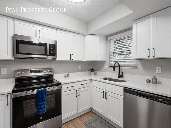 3rd image of 134 Blakeford Dr #134WH