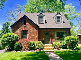 422 S Yale Ave, Villa Park, IL 60181