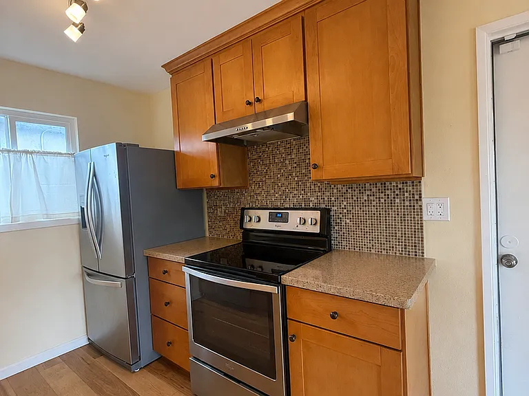 501 Tuttle Ave — Photo 4