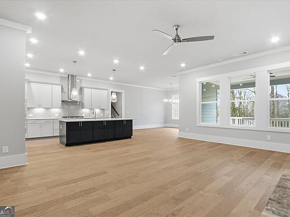 4th image of 216 Ewing Way