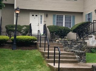 802 Manor Ter, Lexington, MA 02420