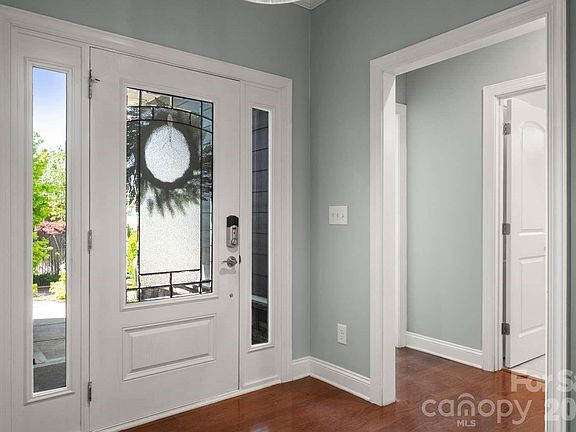 4th image of 520 Trillium Way