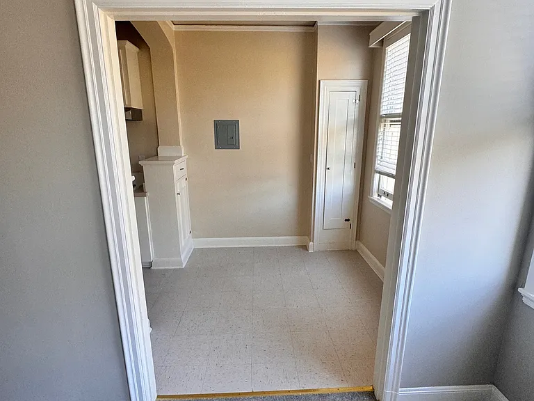 Jr. 1 bedroom Dining Area