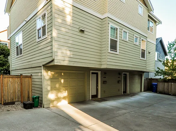 9218A Stone Ave N, Seattle, WA 98103