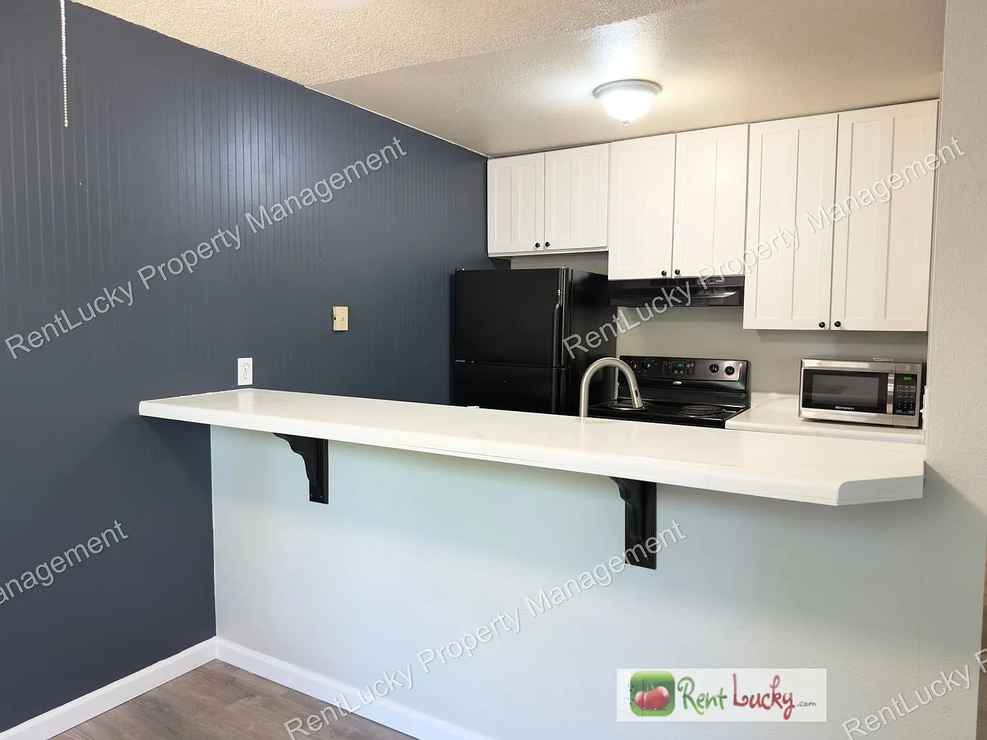 New $200 Leasing Special! Great 2 Bedroom Home In Federal Way! — Photo 4