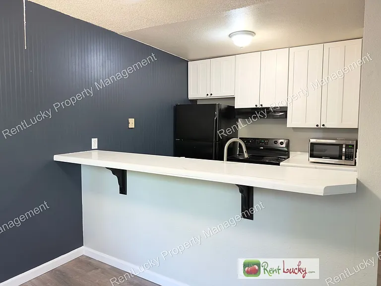 1003 S 308th St #9 — Photo 7