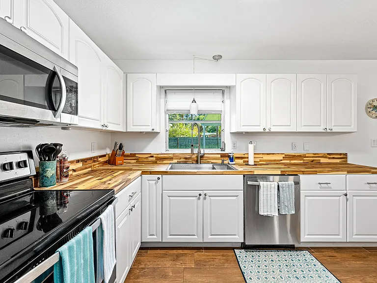 2549 Clarendon Ave — Photo 20