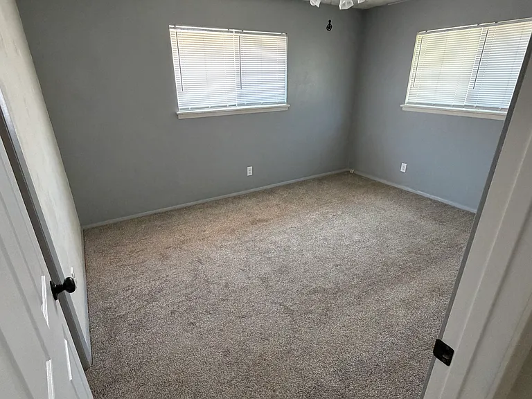3708 Shell Ave — Photo 9