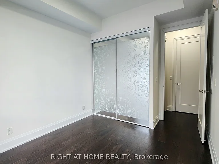 20 Fred Varley Dr #210 — Photo 18