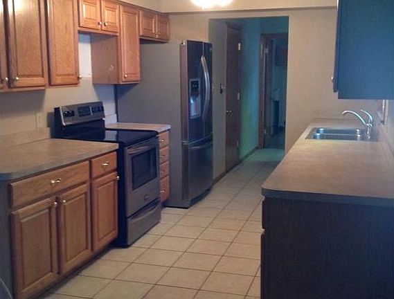 4th image of 3593 Herbert St