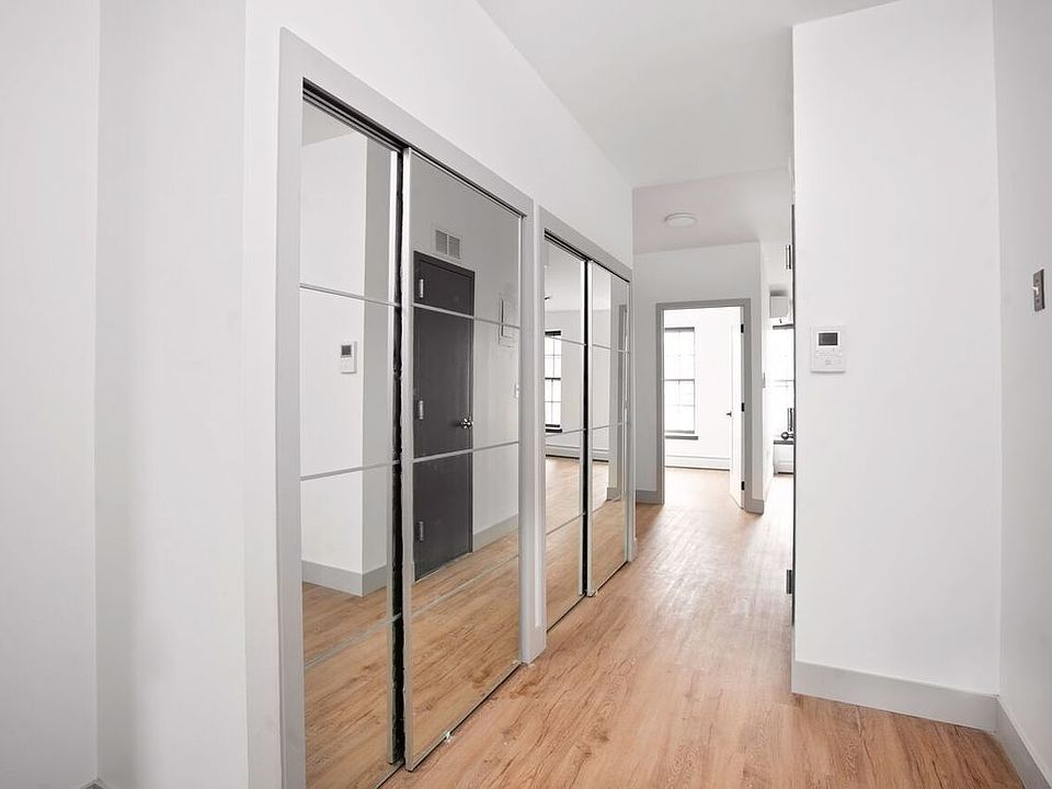 1st image of 399 Clermont Ave #A4