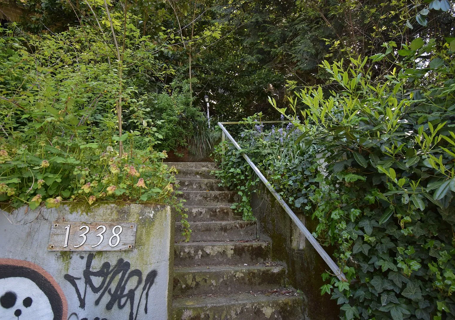 1338 Lakeview Triplex — Photo 1