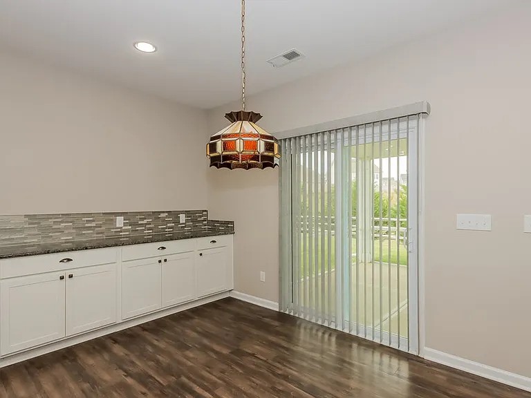 1326 Aurora Ct — Photo 8