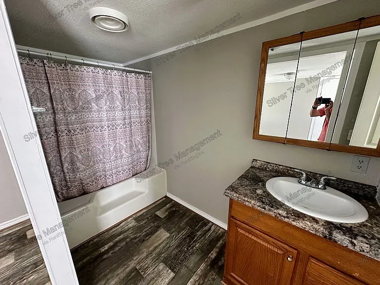 266 Lark Meadow Dr #B — Photo 5