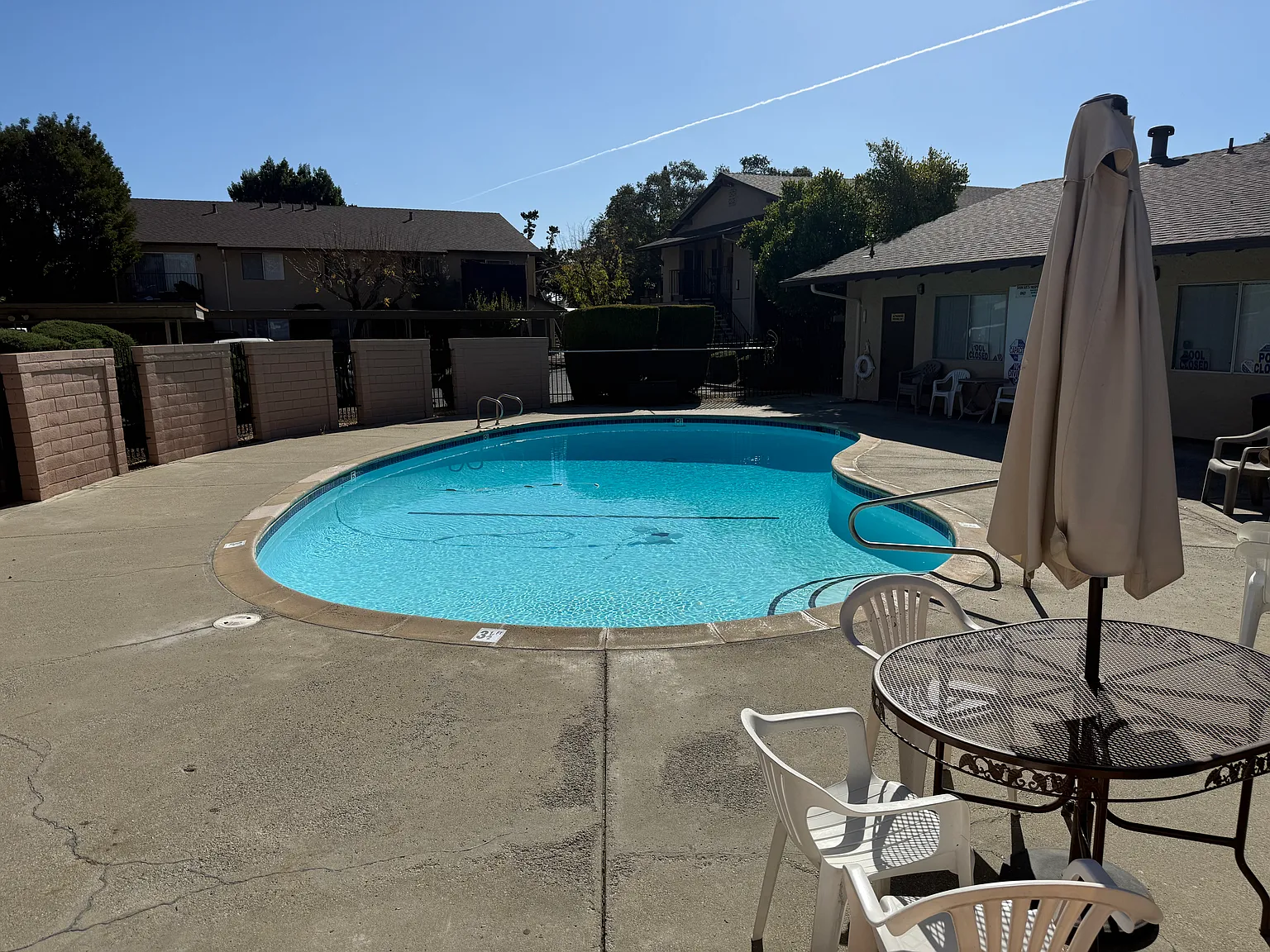 Parkside Manor — Photo 2