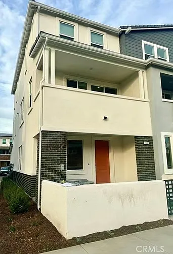 216 Lockhart Way Photo 1