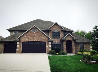 2867 High Bluff Dr, Coralville, IA 52241