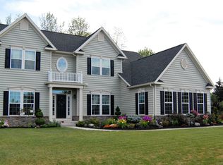 3 Whitley Ct, Pittsford, NY 14534