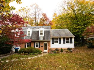 4003 King Arthur Rd, Annandale, VA 22003