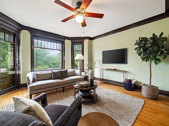 3rd image of 711 Washington Blvd APT 2E