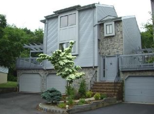 6 Winterberry Ct, East Brunswick, NJ