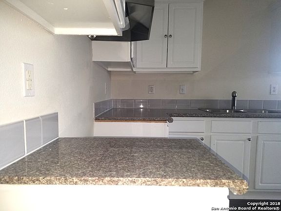 4th image of 9208 Emerald Port Dr
