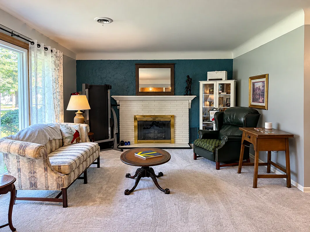 3 bed, 1.5 bath, 1728 sqft, $2,100 — Photo 4