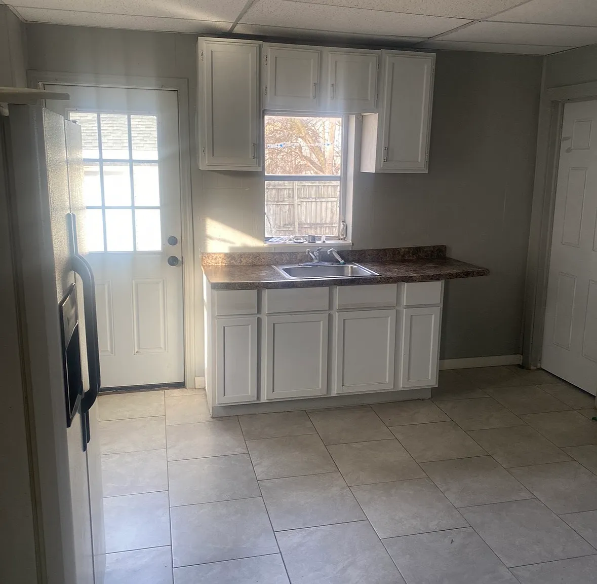 3 bed, 1353 sqft, $900 — Photo 4