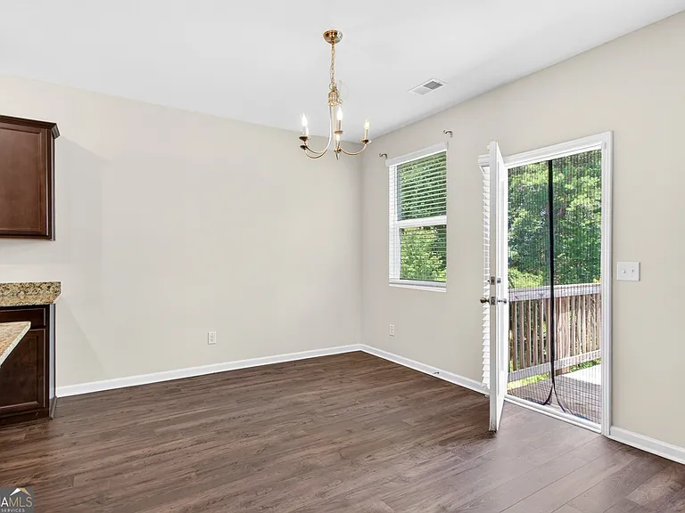 122 Silver Birch Pass — Photo 14