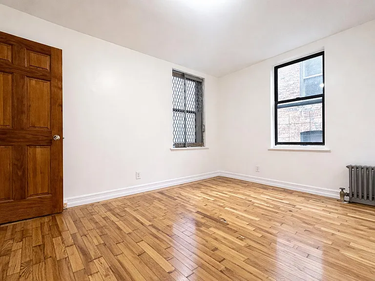 10 Adrian Ave #2G — Photo 6