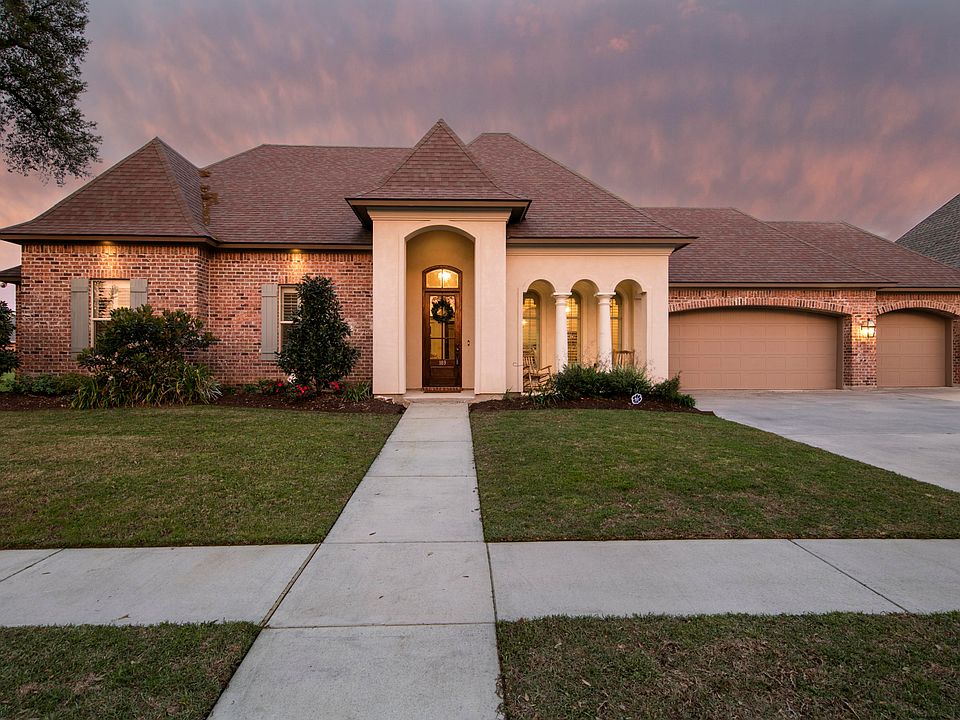 1st image of 103 Quiet Oaks Dr