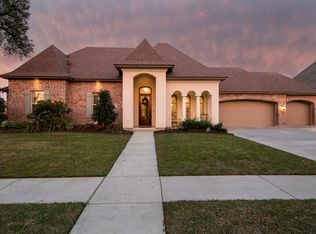 103 Quiet Oaks Dr, Youngsville, LA 70592