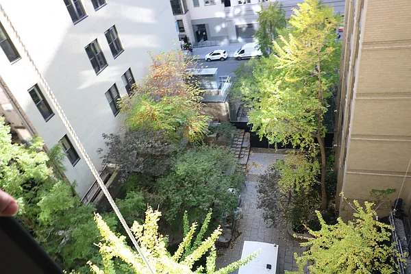 Rented by Newell and Assoc. | media 4