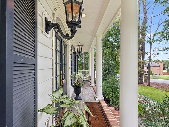 4th image of 1011 Buckingham Cir