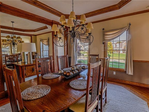 5th image of 1086 Greenwood Ct