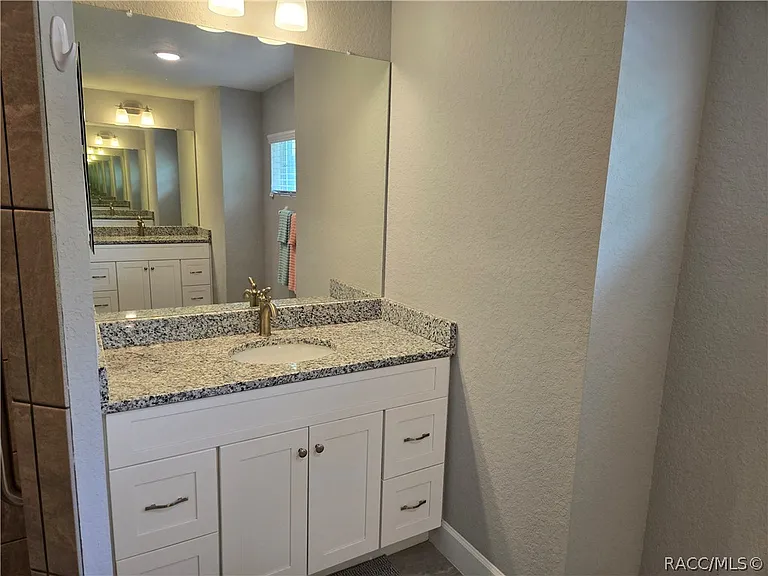 13 Whitewood Ct — Photo 37