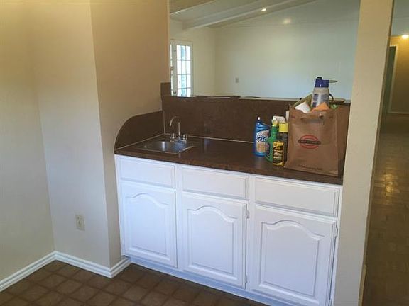 5th image of 3010 Berkshire Dr