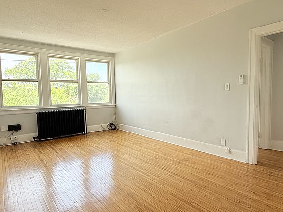 5th image of 74 Hanna St W #12