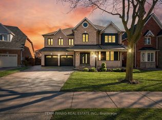 13 Donwoods Ct, Brampton, ON L6P 1C5