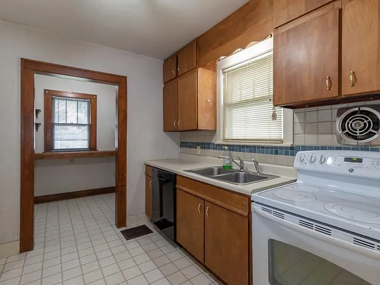 1005 Maine St — Photo 14