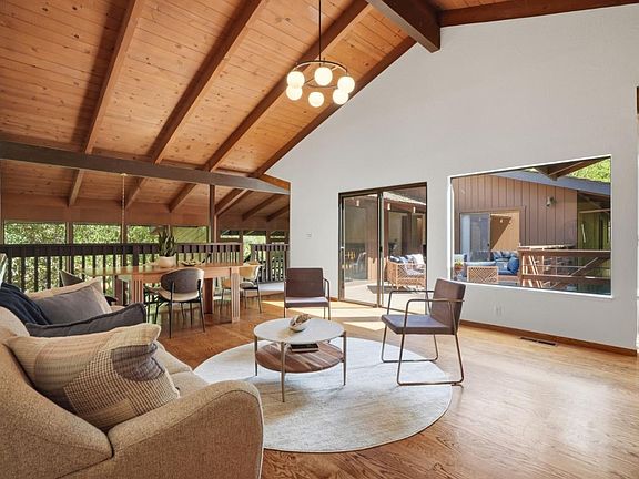 5th image of 101 Ravinia Way
