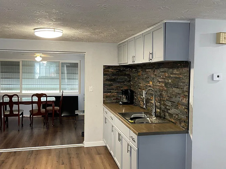 5216 Victoria Ln — Photo 9