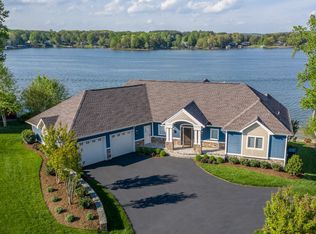 927 Park Way Ave, Moneta, VA 24121