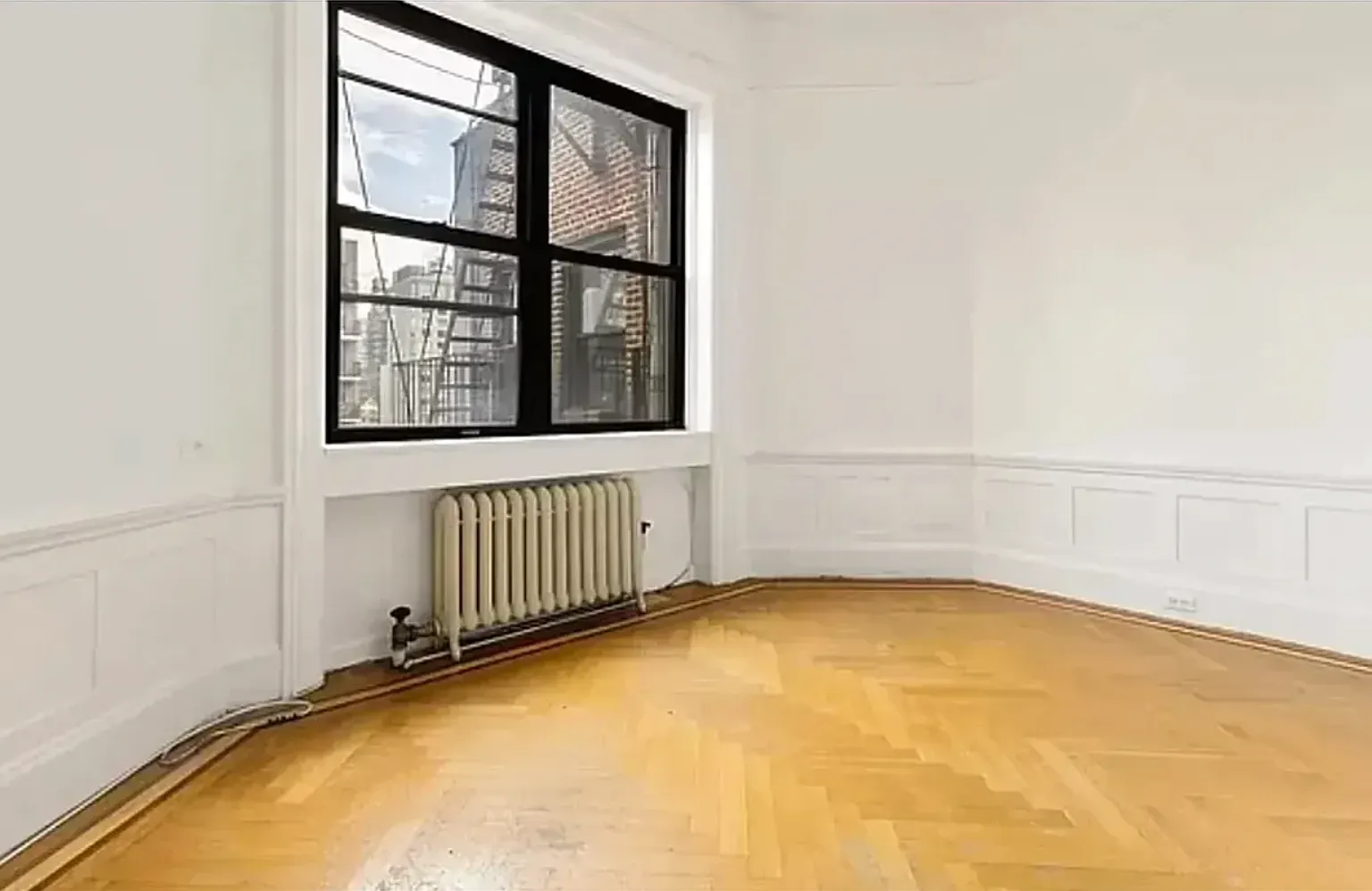 145 East 35th Street — Photo 1