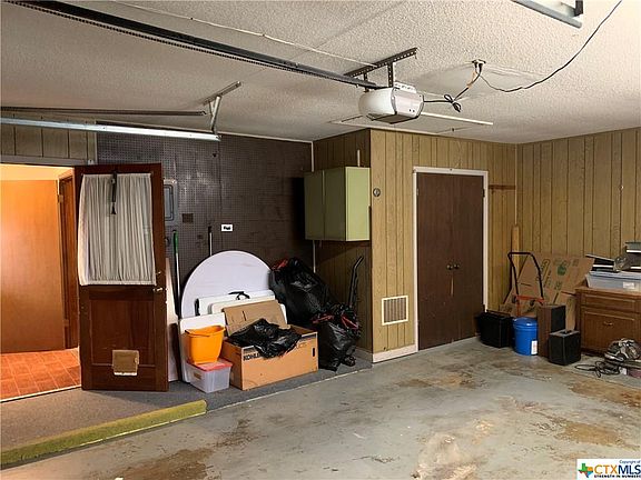 5th image of 102 Bristol Ct